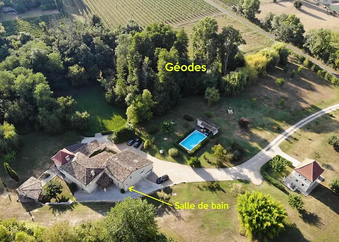 Les Geodes Du Domaine Jean Got, Proche De Saint Emilion